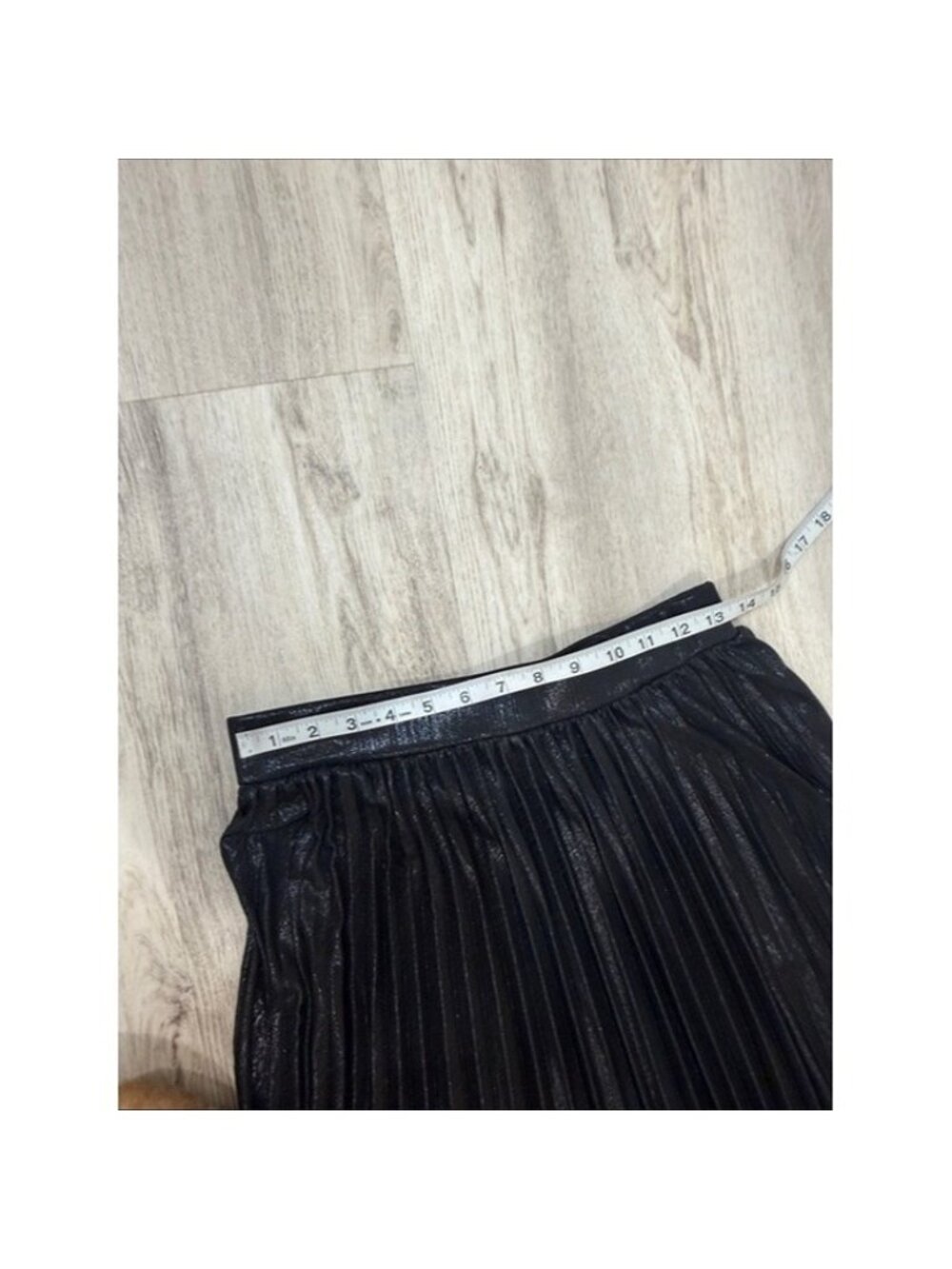 Black Pleated Maxi Skirt left slit size large - Picture 4 of 7